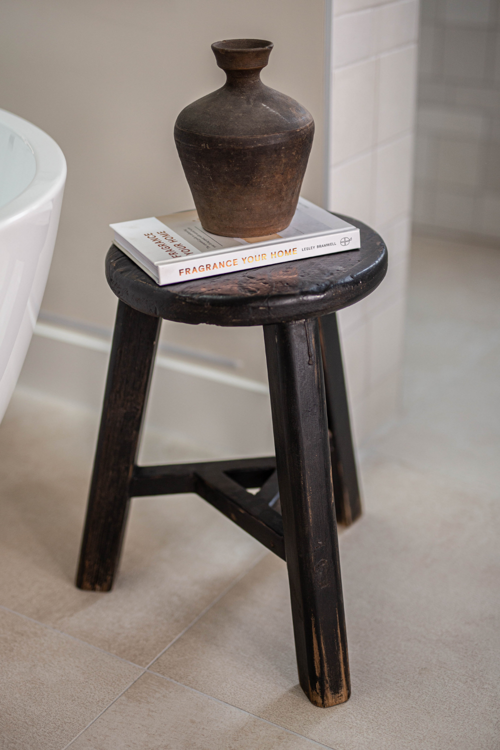 Vintage Elm Wood Round Stool Black - Luxe B Pampas Grass  Canada , dried flowers and pampas grass Canadian Company. Bulk and wholesale dried flowers and pampas grass fluffy. Large White Pampas Grass Toronto