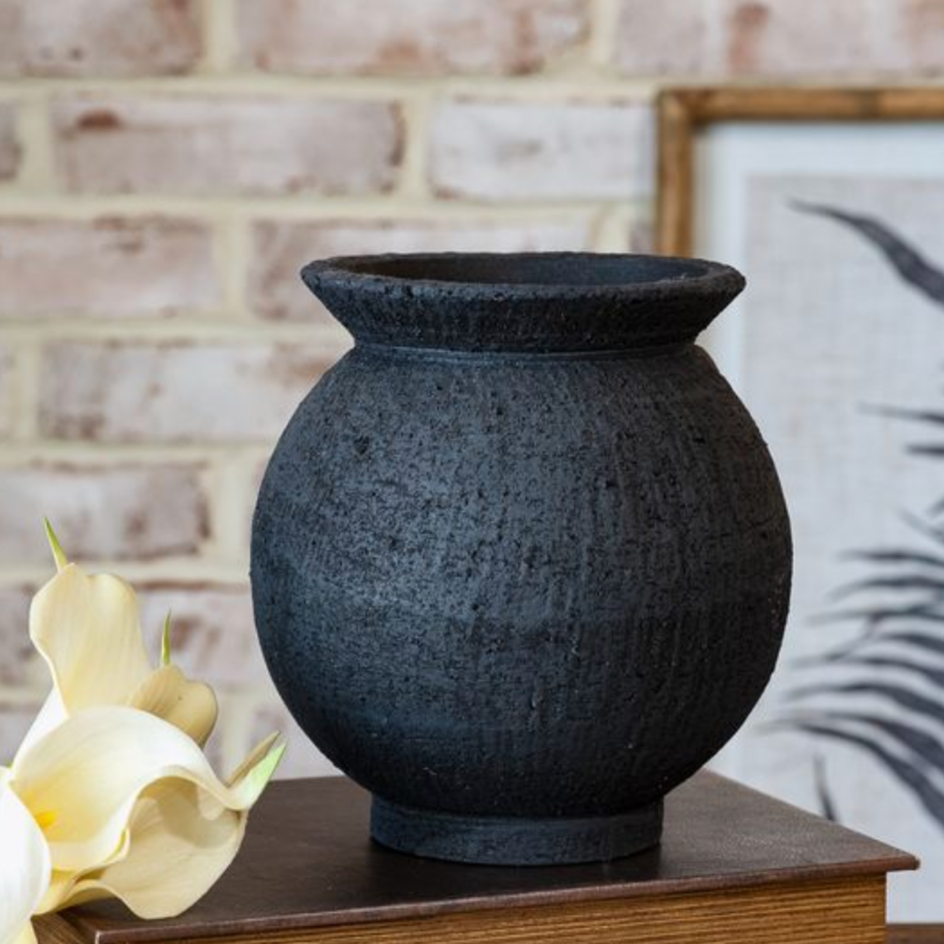 Black Round Vase | By Luxe B Co.