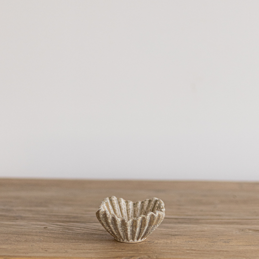 Resin Ruffle Dish | By Luxe B Co.