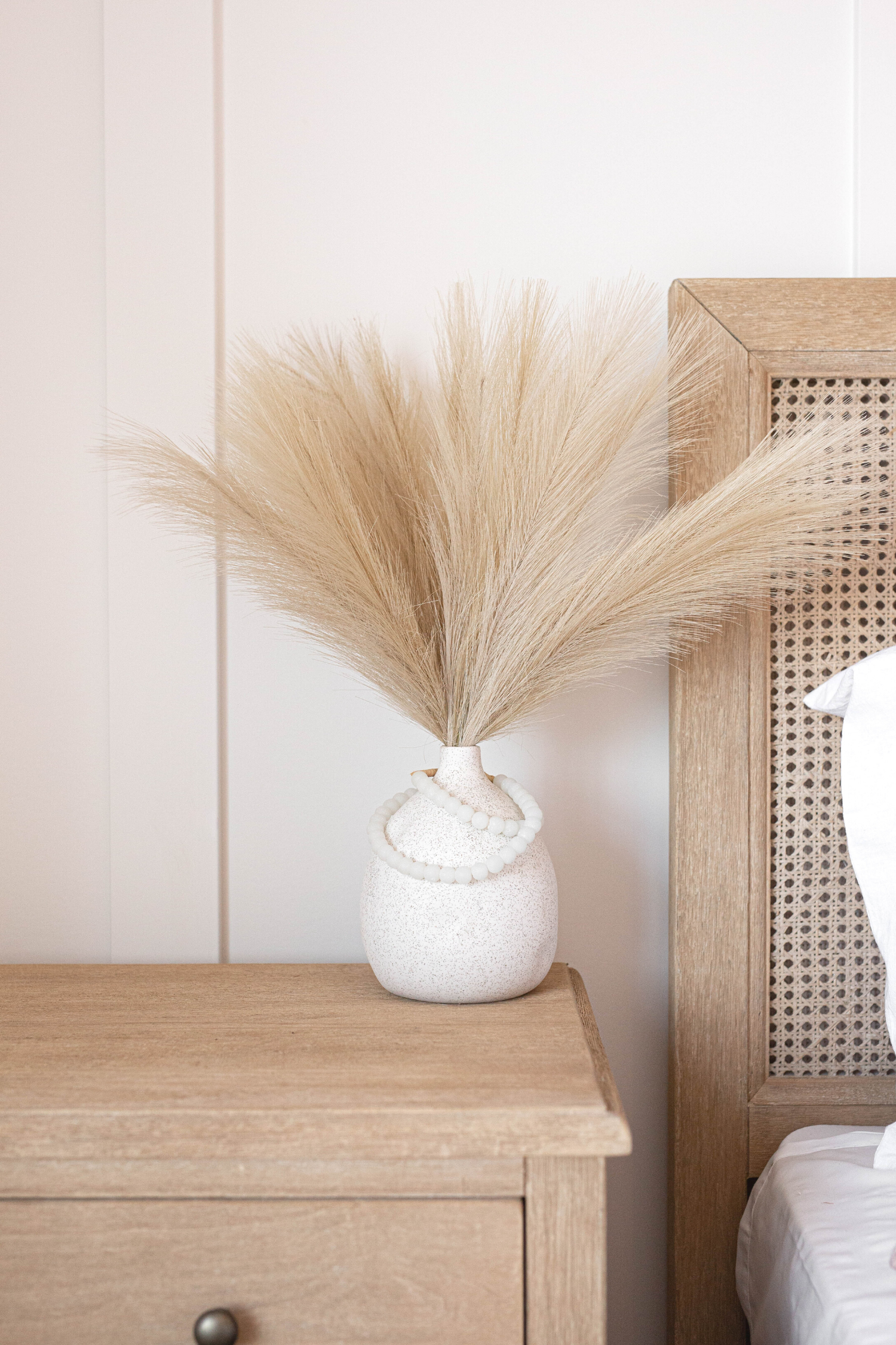 Luxe B "Faux" Accent Artificial Pampas Grass in Taupe Sand + Mojave Vase Promo Pack - Luxe B Co