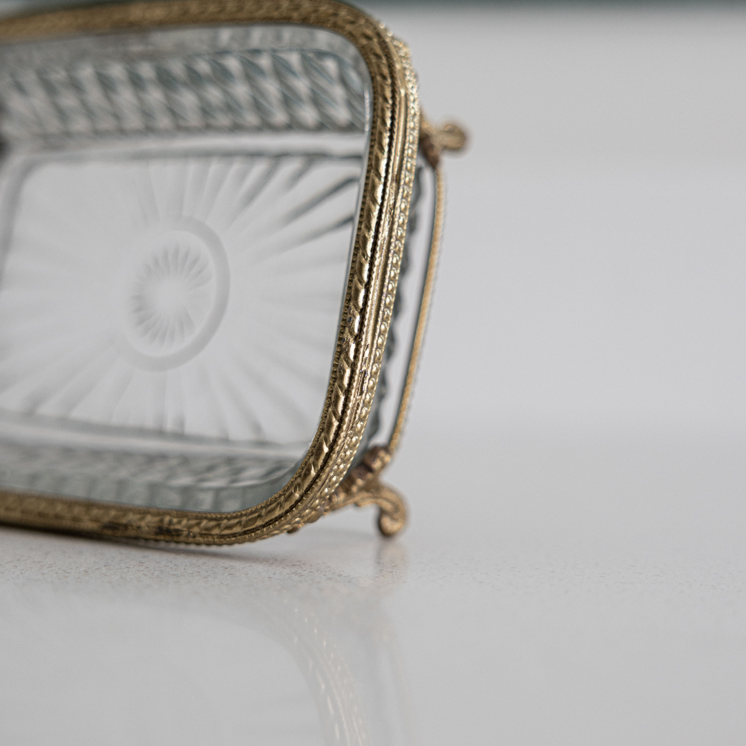Antique Inspired Metal Footed Soap Dish | By Luxe B Co