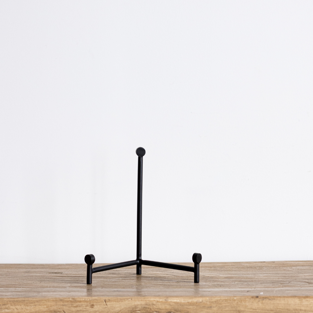 Black Straight Easel | By Luxe B Co.