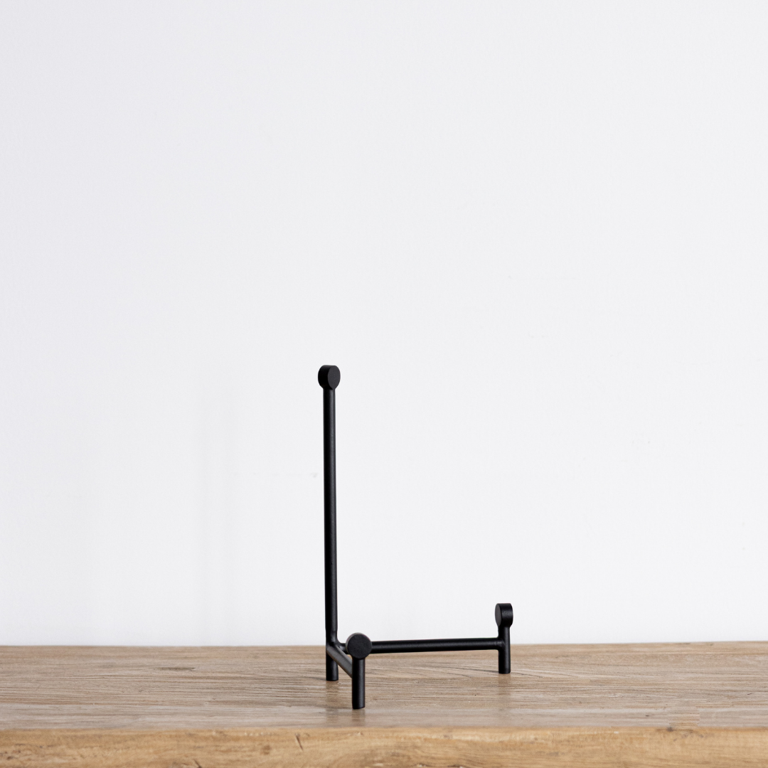 Black Straight Easel | By Luxe B Co.