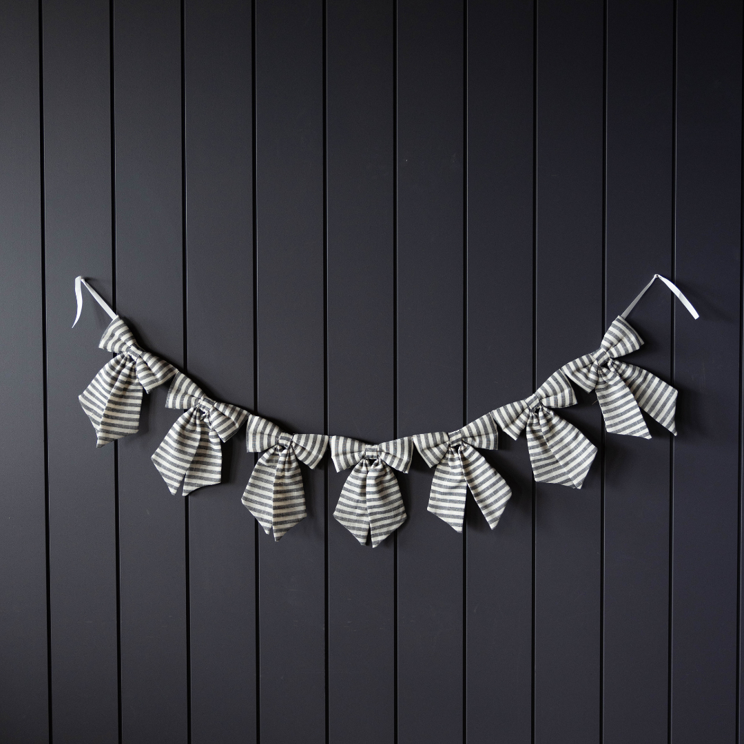 Luxe B Co. Bow Garland - Thumbnail 3