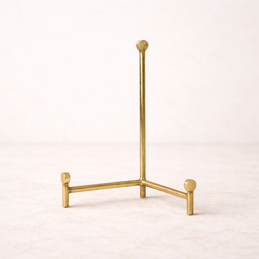 Brass Straight Art Easel | By Luxe B Co. 