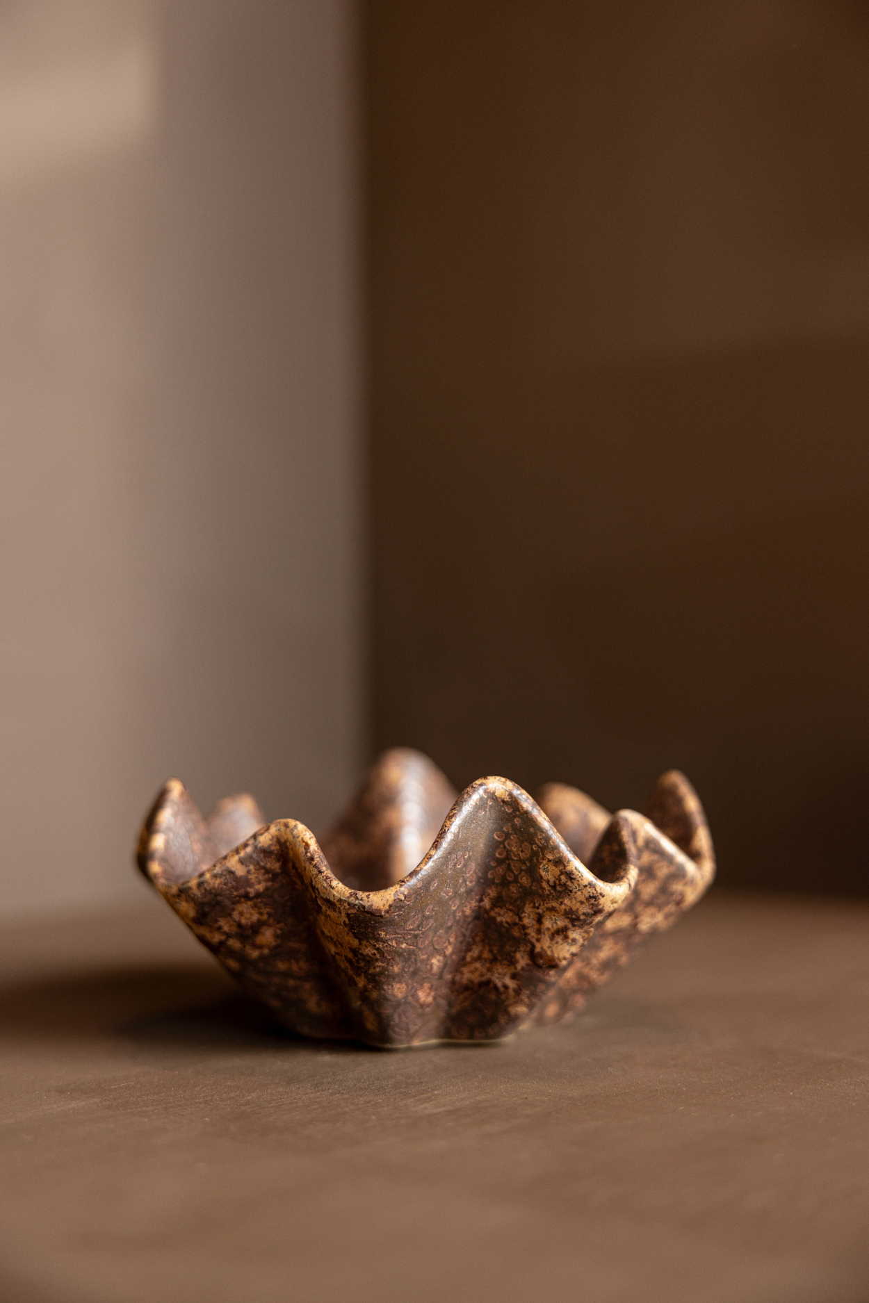 Brown Ceramic Scalloped Dish | By Luxe B Co. 