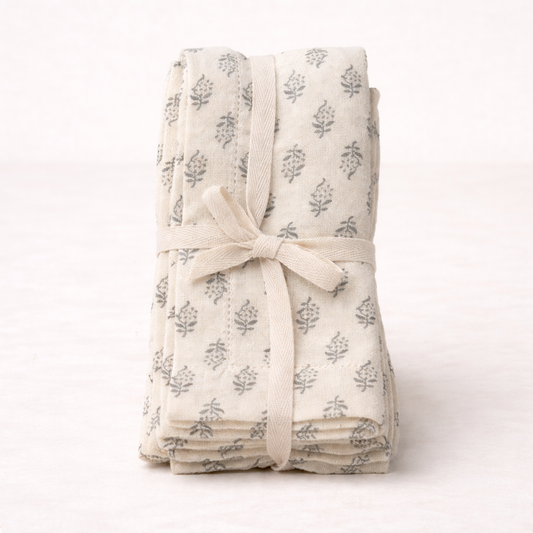 Napkins with Printed Floral Pattern, Set of 4 | By Luxe B Co. 