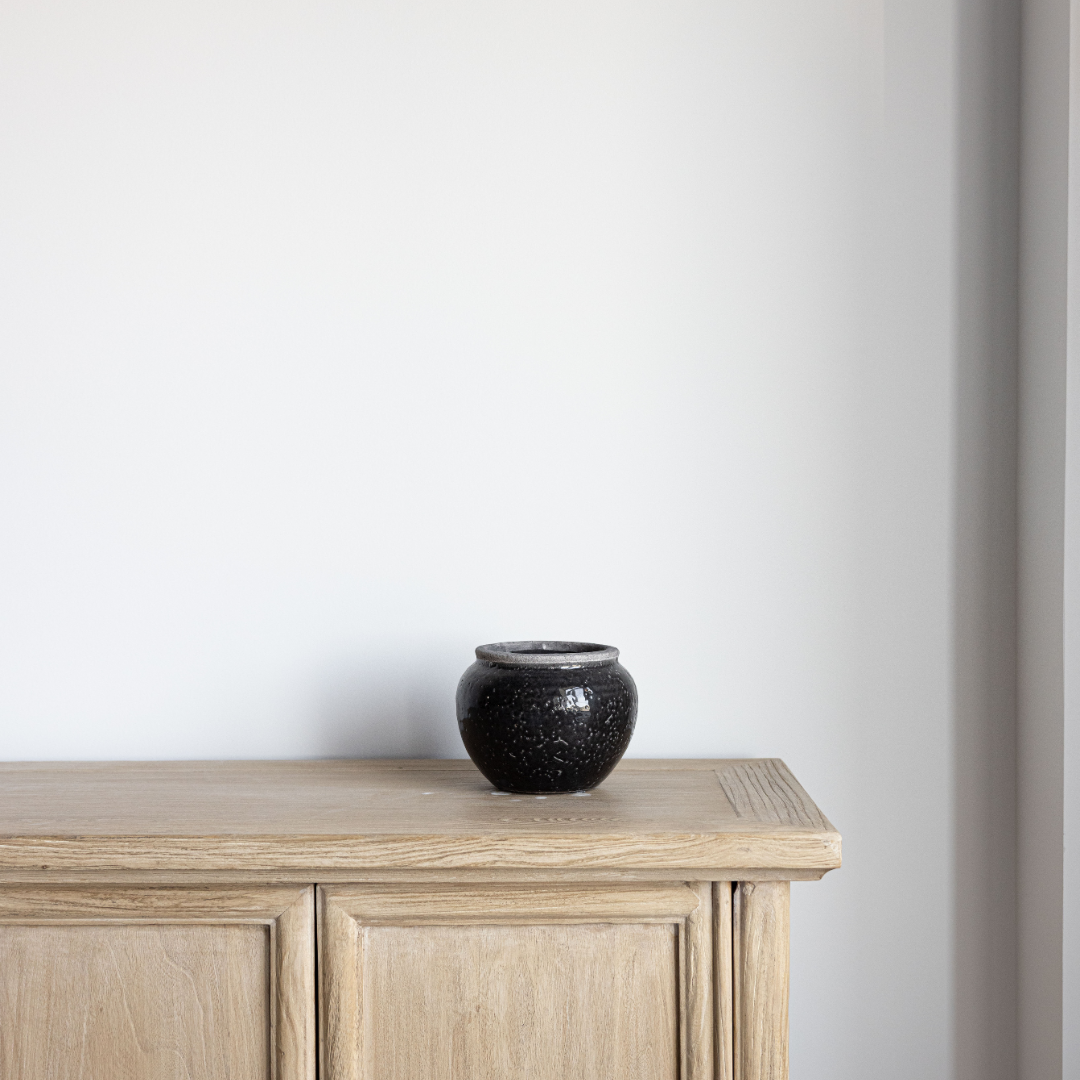 Antique Inspired Midnight Gloss Vase - Luxe B Co