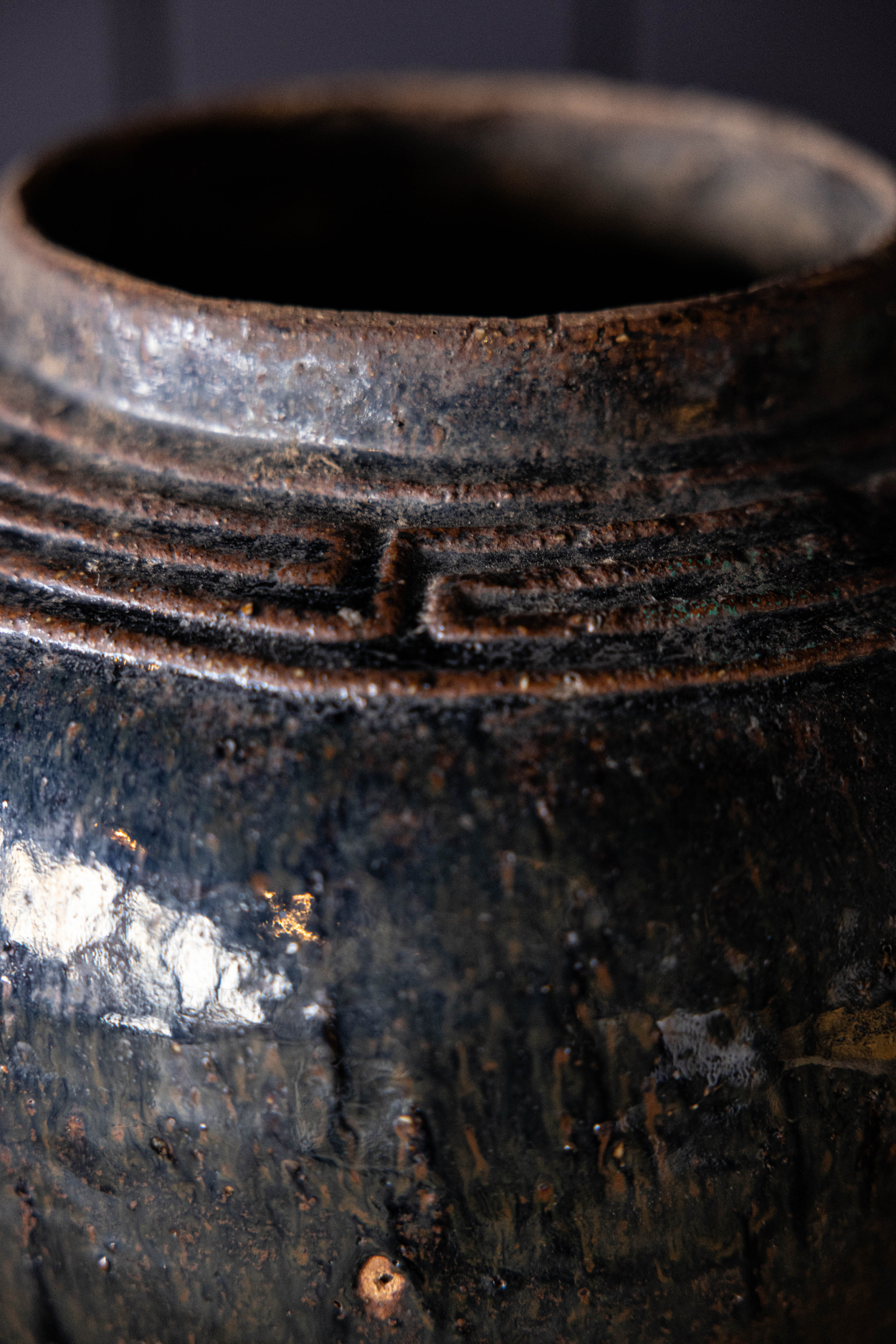 Vintage Glazed Lines Pot | By Luxe B Co.