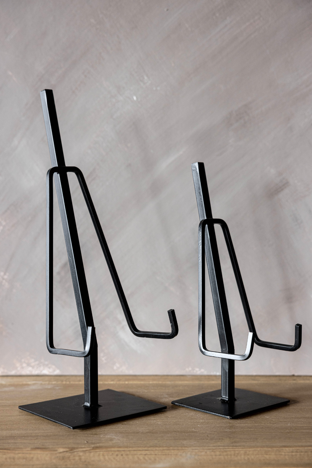Dual Arm Black Iron Easel - Luxe B Co