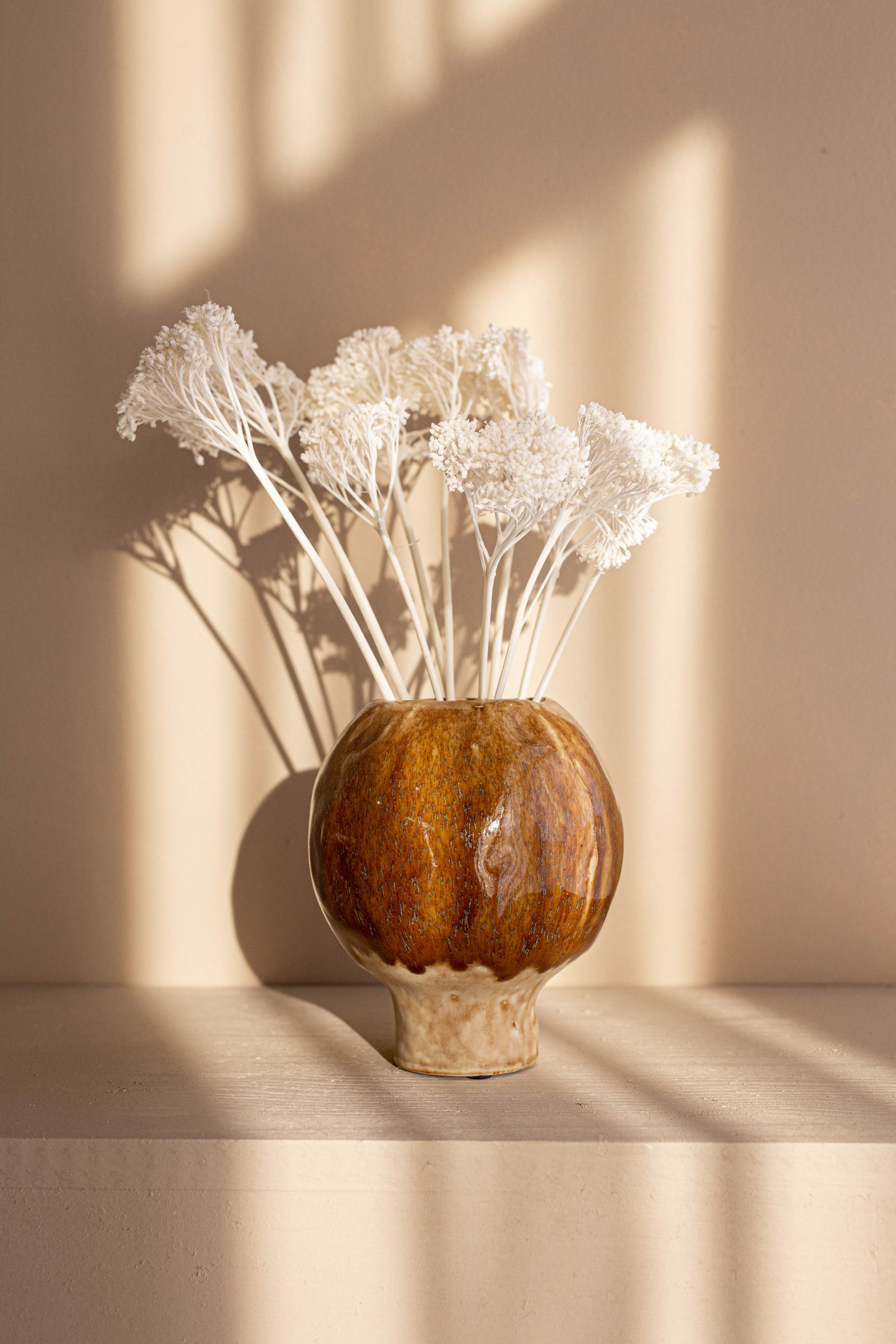 Pedestal Vase - Luxe B Pampas Grass  Canada , dried flowers and pampas grass Canadian Company. Bulk and wholesale dried flowers and pampas grass fluffy. Large White Pampas Grass Toronto